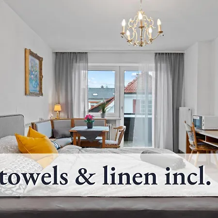 Hallo!-apartment 13: Chic City Center Flat With Sunny Balcony Bad Worishofen